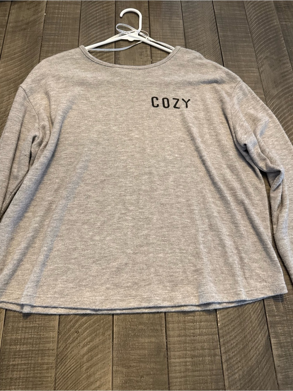 Sadie & Sage Light Gray Pullover with Logo Tag